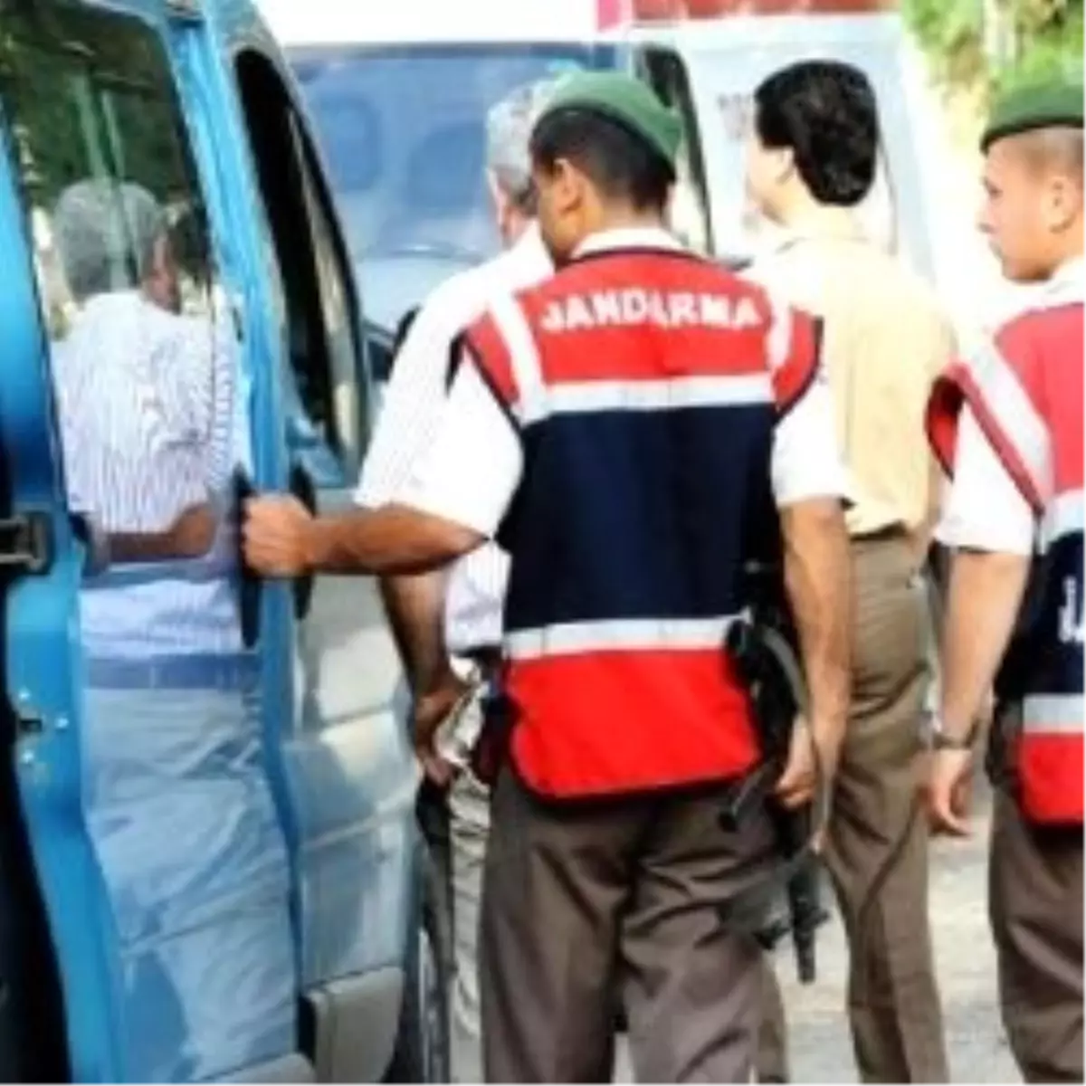 Askeri Alandaki Şüphelilere Gözaltı