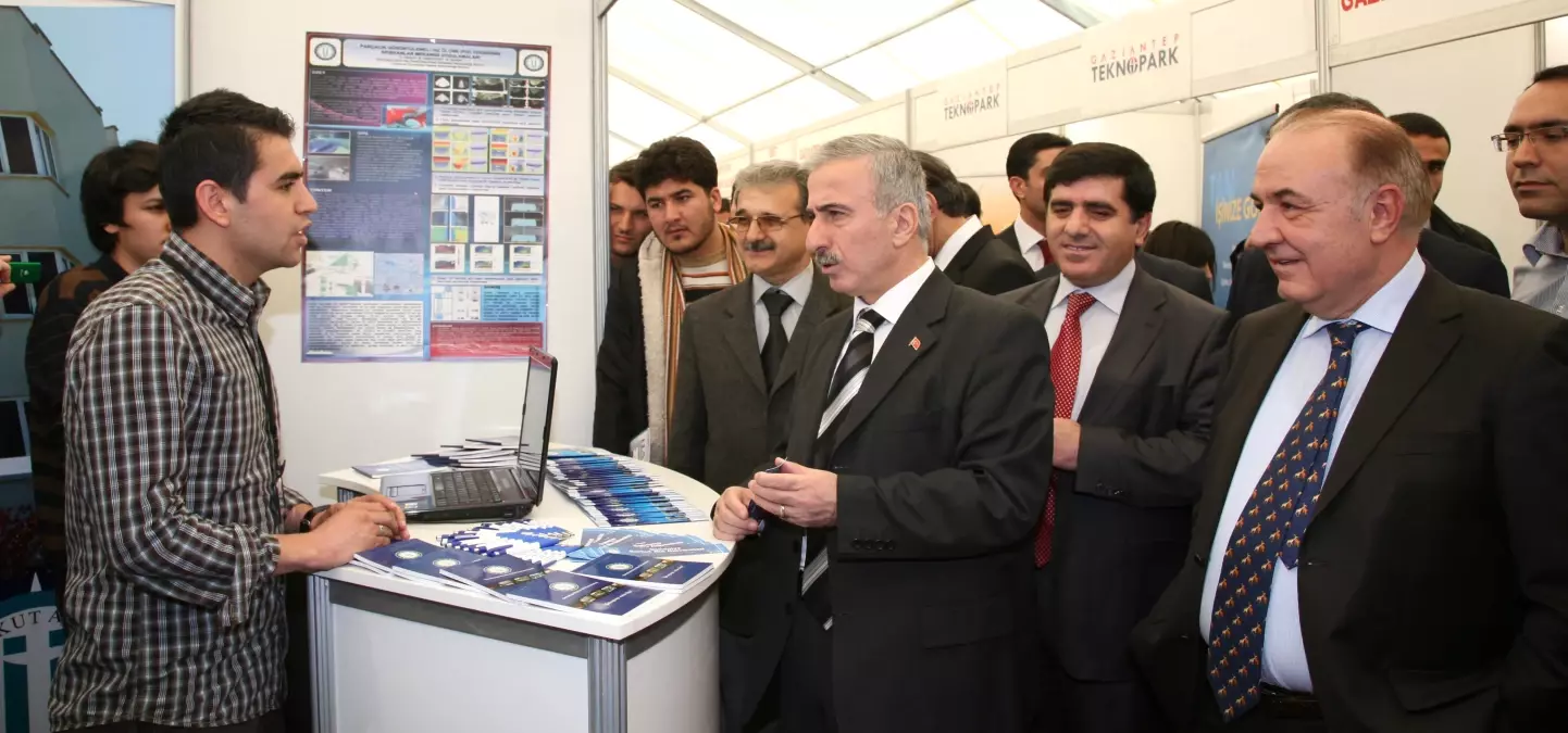 Üniversitemizde Bilim Ve Teknoloji Şenliği Başladı