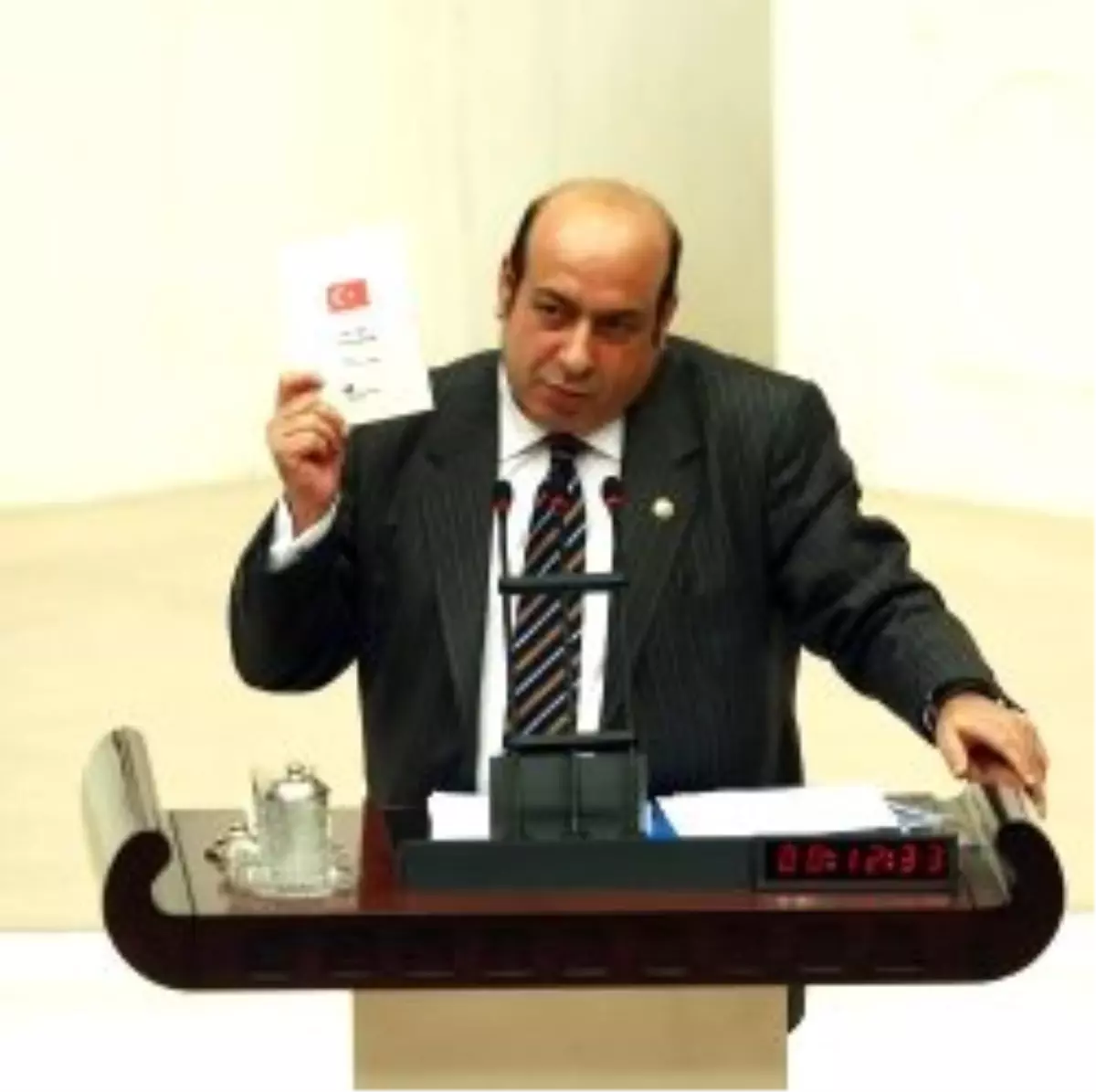 Mecliste Kürtçe Şov