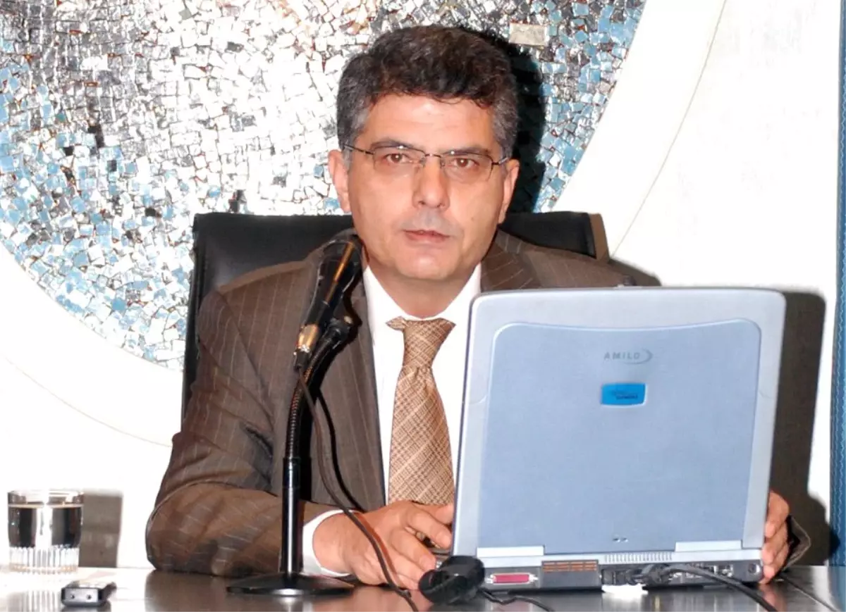 Üniversitemizde Türk Kültüründe Göç Konulu Konferans Düzenlendi
