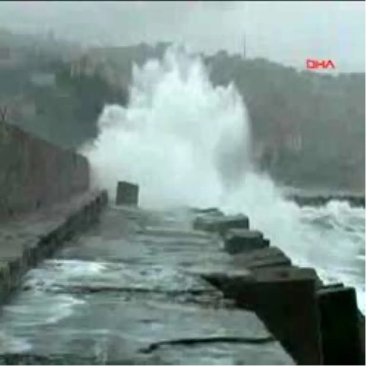 Zonguldak\'ta Dev Dalgalar