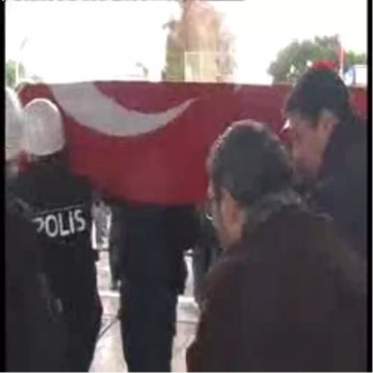 Kazada Şehit Olan Polise Son Görev