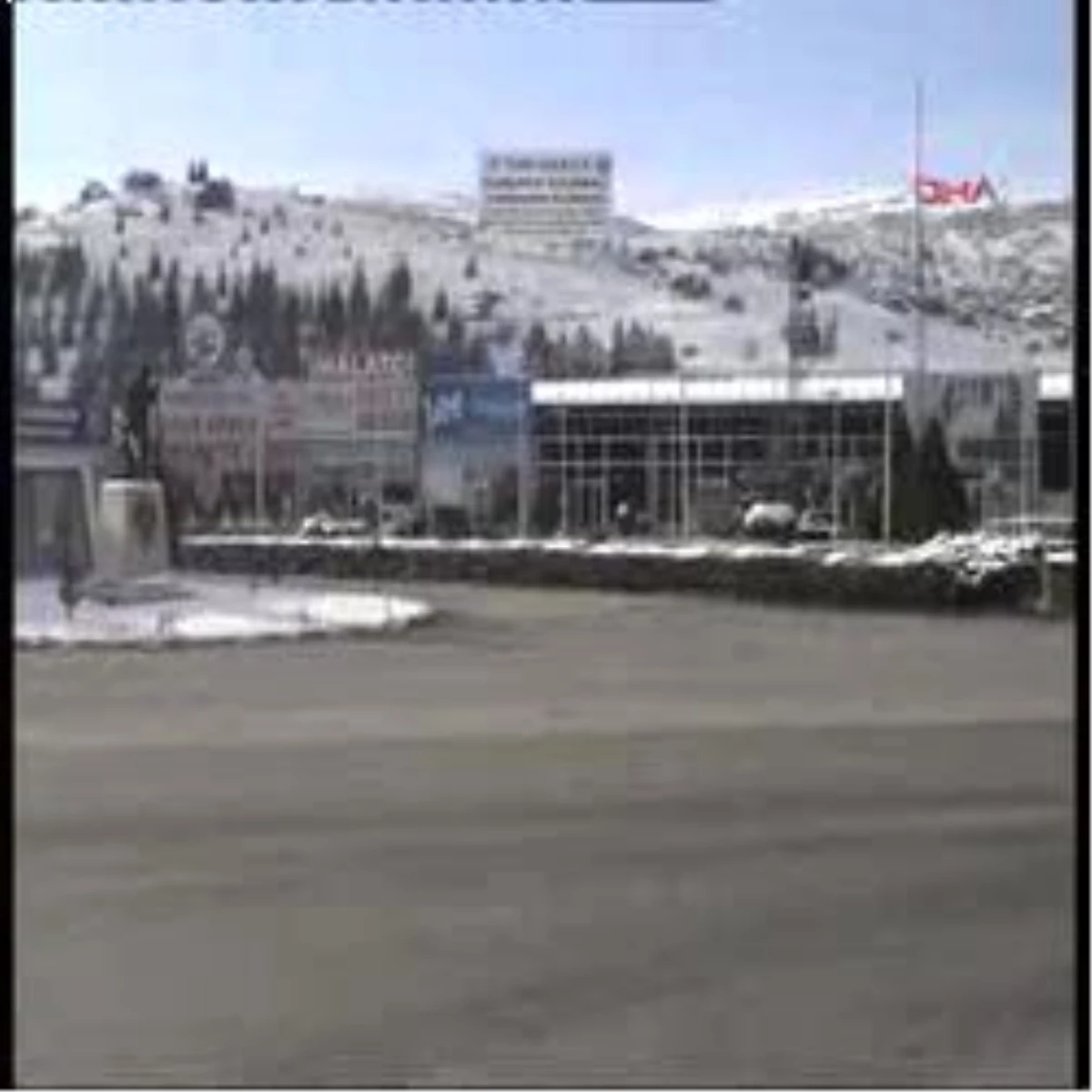 Afyonkarahisar\'da Kar Temizleme Çalışmaları Sürüyor