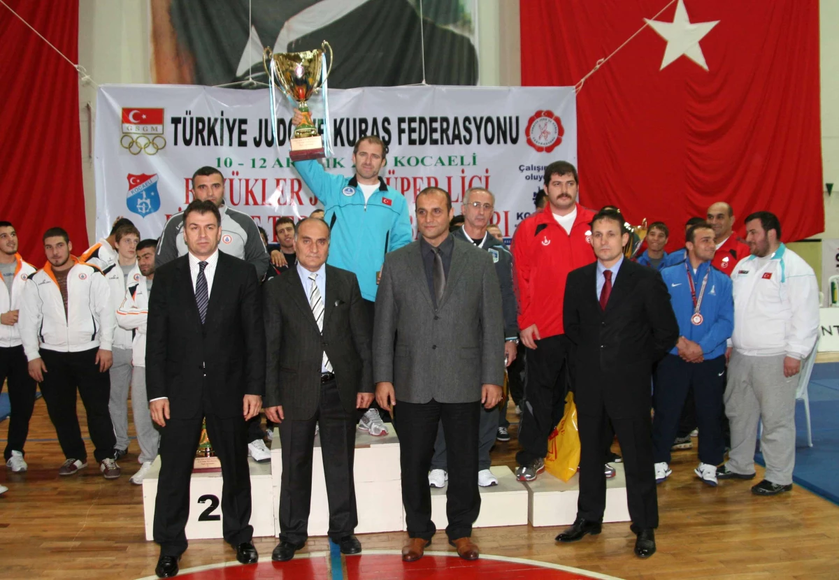 Judo Süper Ligi Şampiyonu Büyükşehir Kağıtspor