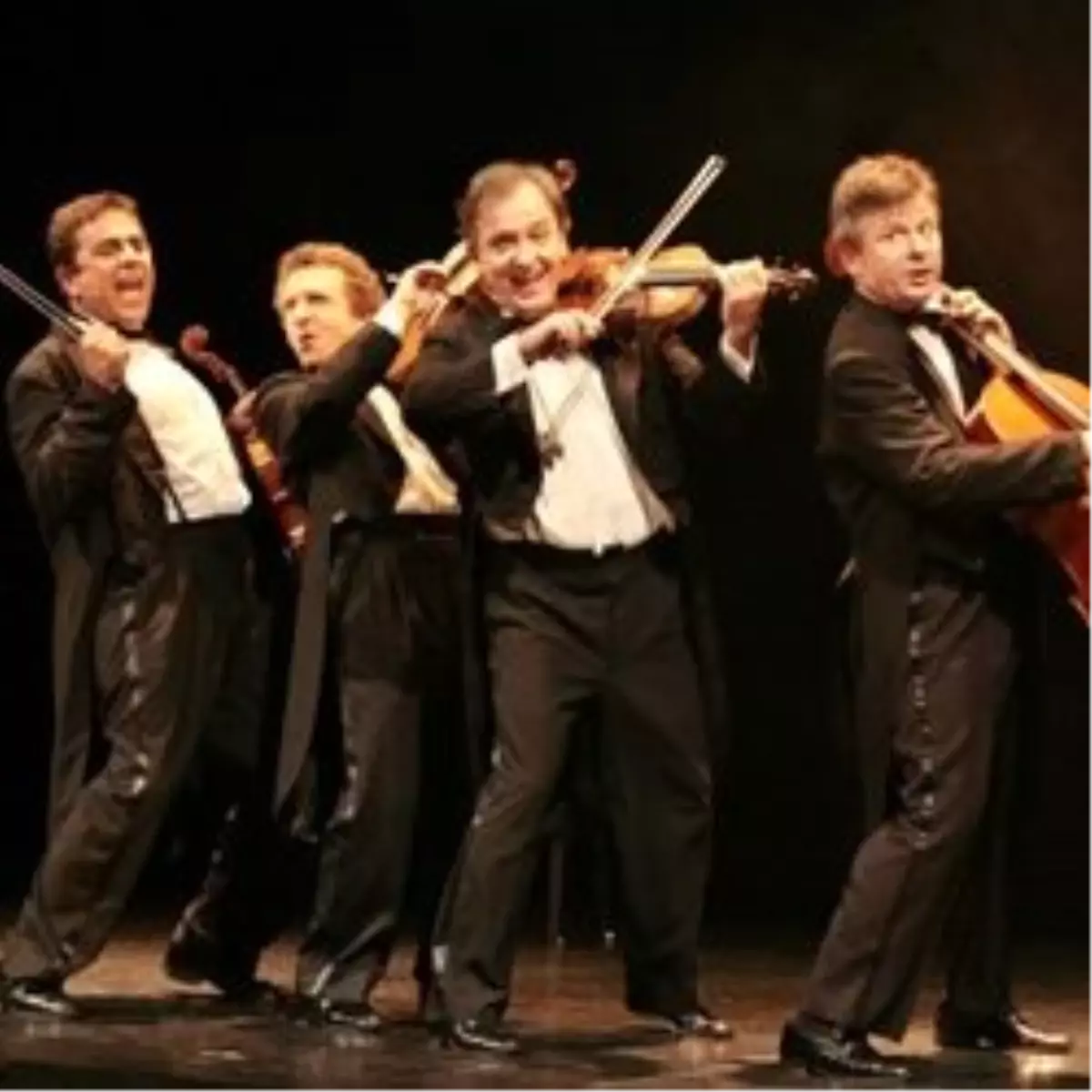 Le Quatuor Çılgın Müzisyenleri İzlemek İsteyen