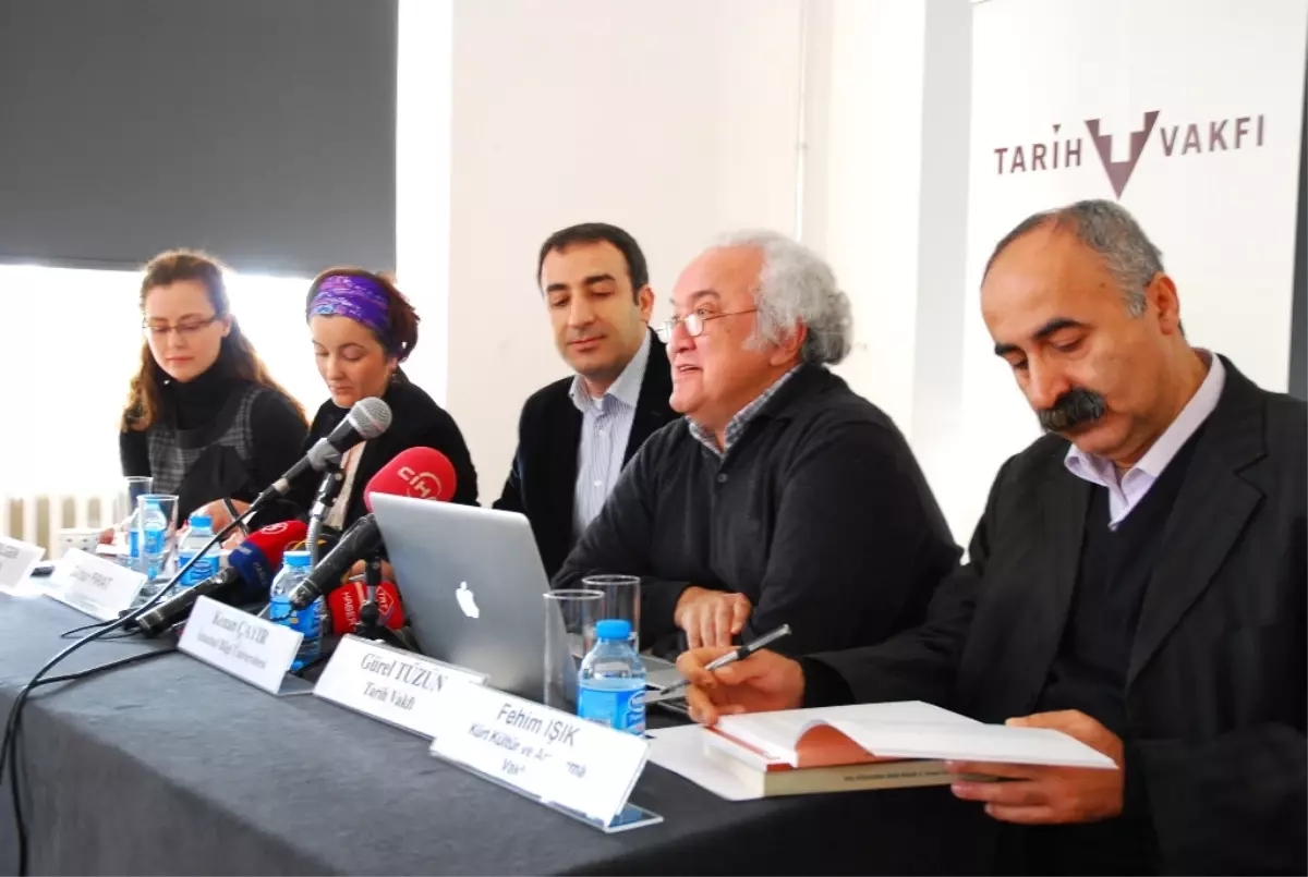 Kürt Dili Ve Edebiyatını Konu Alan İlk Ders Kitabı Tanıtıldı