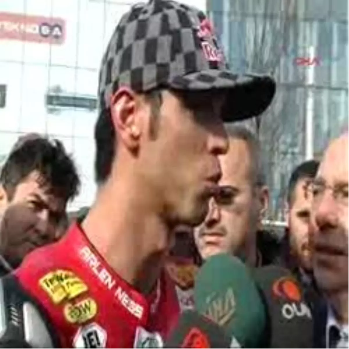 Dünya Supersport Şampiyonu Kenan Sofuoğlu:\'Can Güvenliğiniz İçin Kask Takın\'