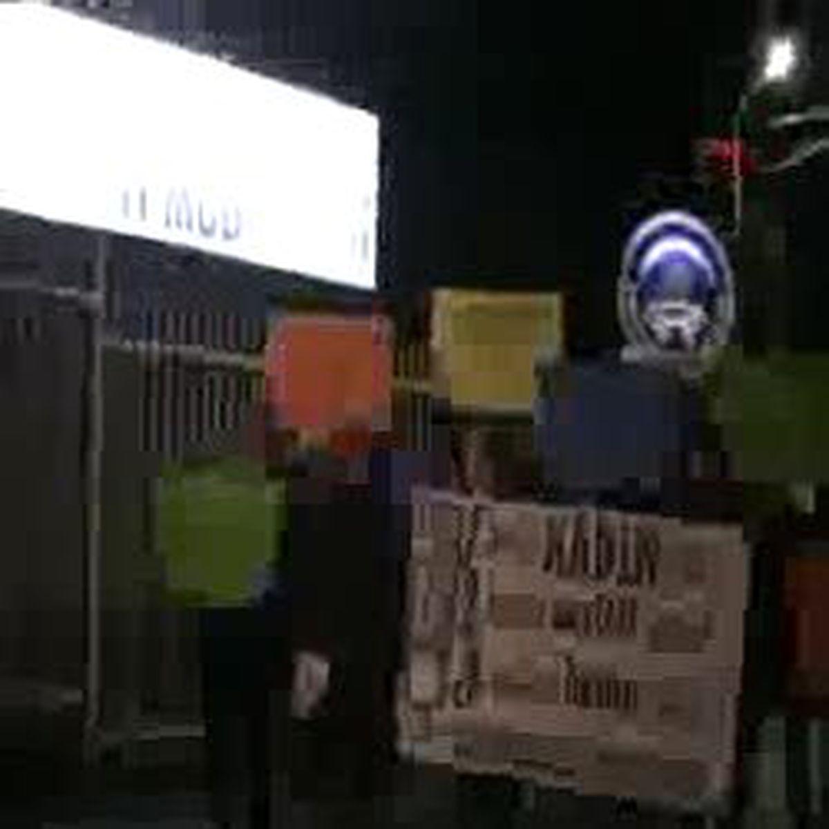 Ünıversiteli Kızlar, KYK Genel Müdürü Albayrak'ı Protesto Ettiler