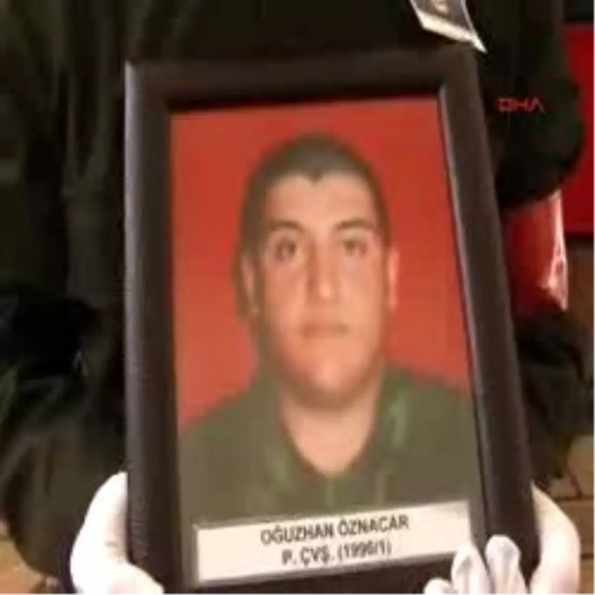 Asker Cenazesinde \'Şehit\' Gerginliği