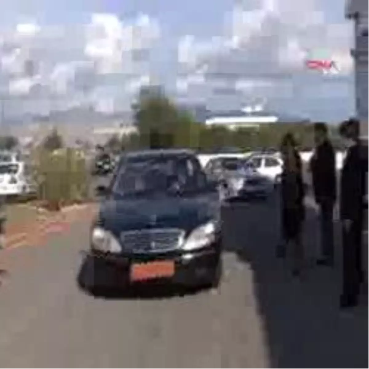 KKTC Cumhurbaşkanı Eroğlu, Kalp Ameliyatı İçin Ankara\'ya Gitti