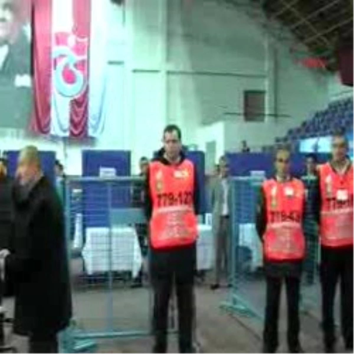 Trabzonspor Genel Kurulu\'nda Oy Verme İşlemi Başladı