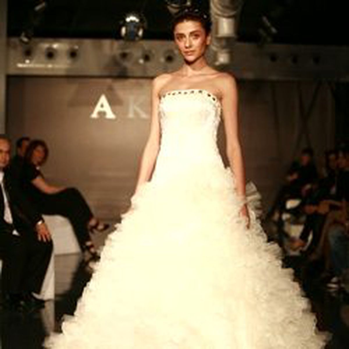 Akay Gelinlik’te Erken Siparişe % 30 İndirim