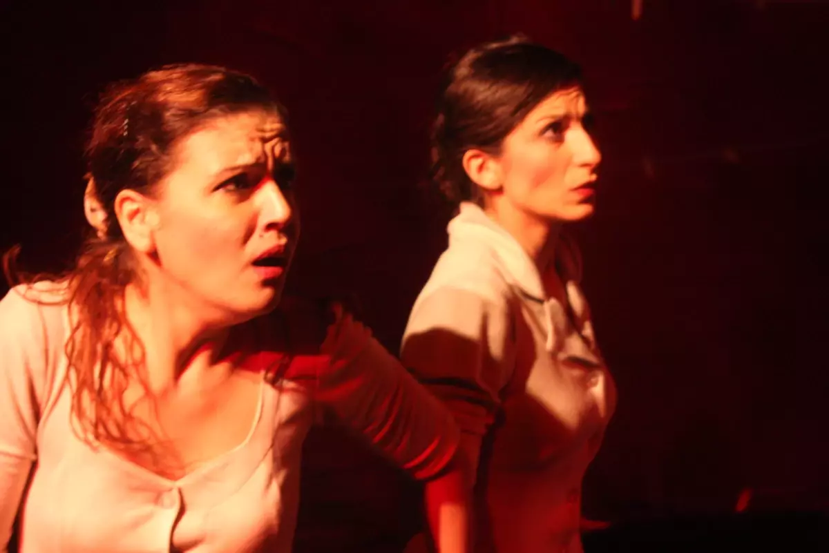 İBBŞT Genç Tiyatro’nun Yeni Oyunu Kadınlar. Savaş. Komedi