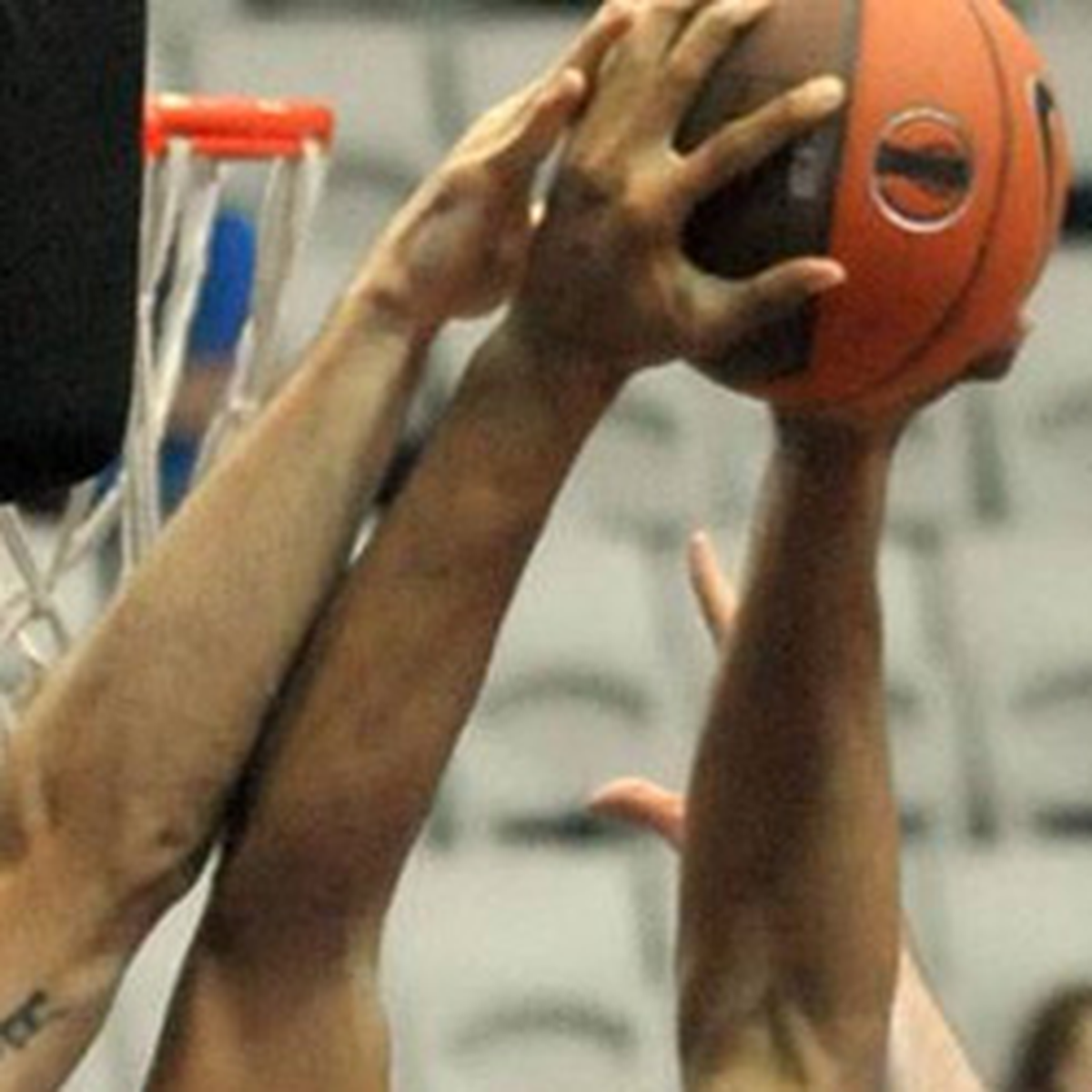 Karşıyaka'ya Saldırı!