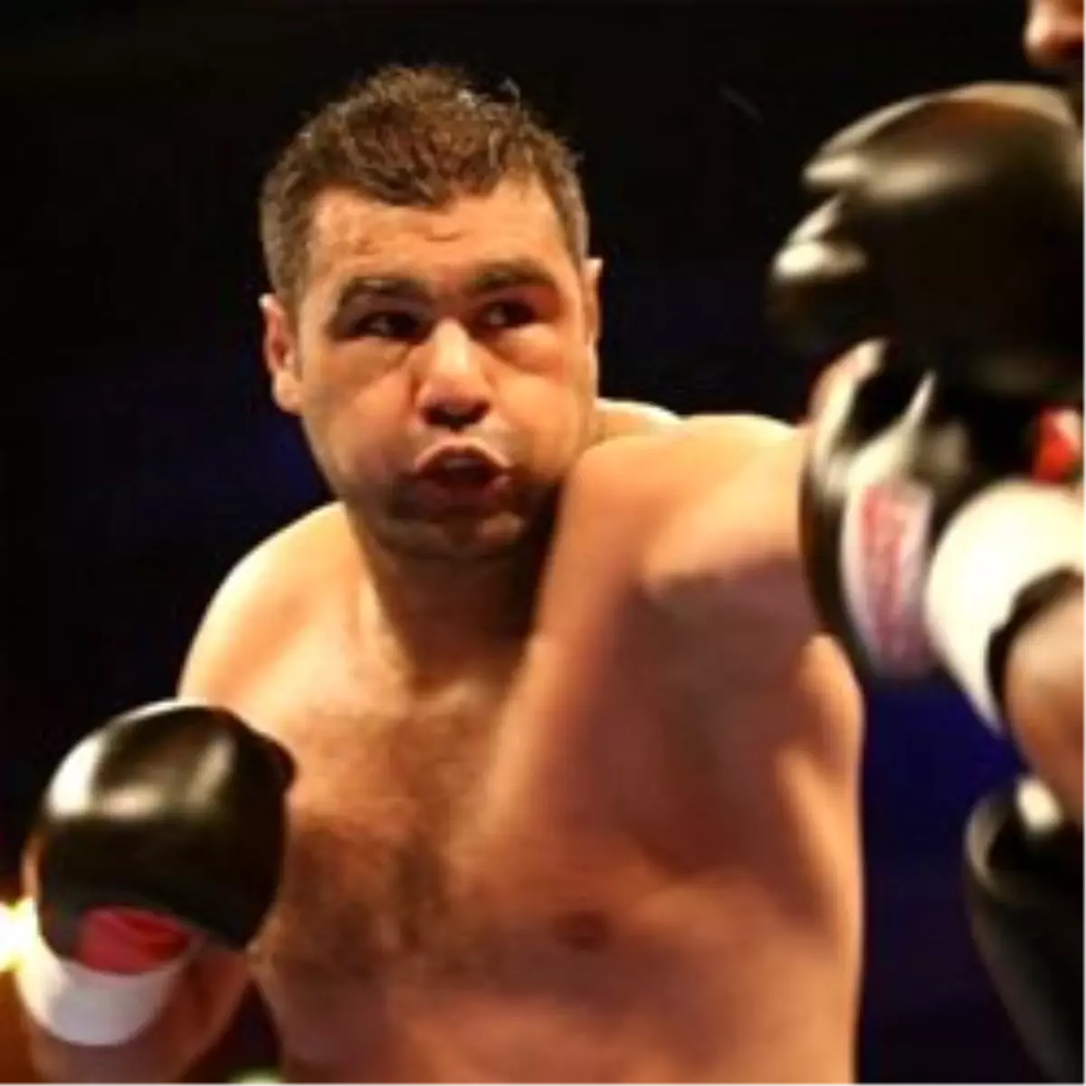 Sinan Şamil Sam\'ın Sağlık Durumu Ciddiyetini Koruyor