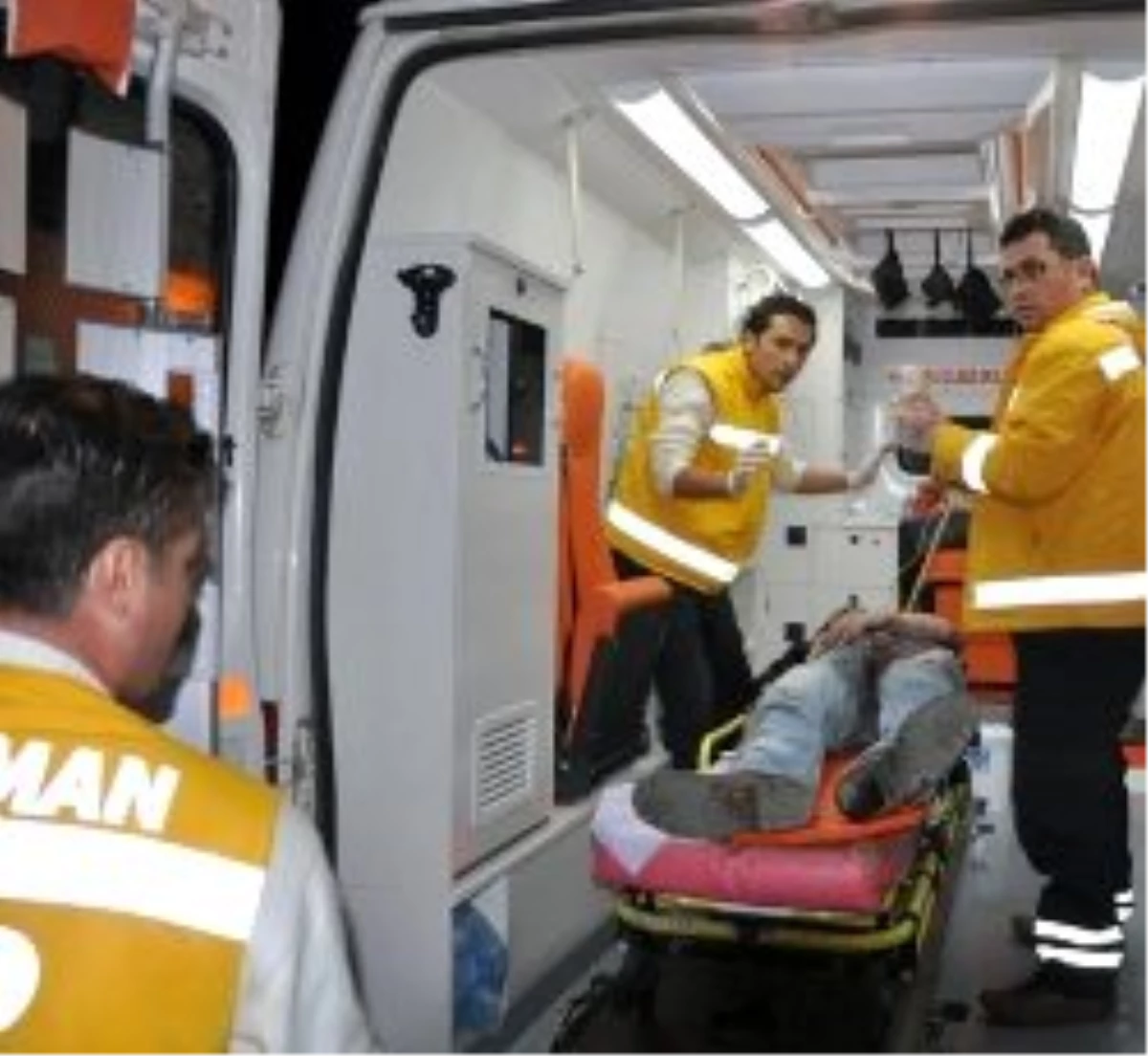 Samsun\'da Trafik Kazası: 2 Ölü, 23 Yaralı