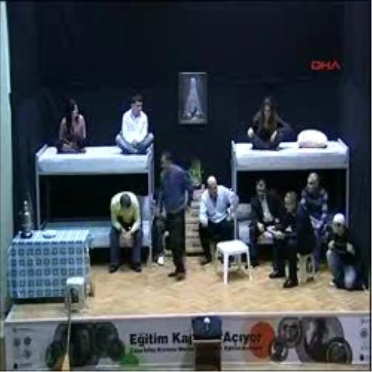 Mahkumlar "Duvarların Dili" İsimli Tiyatro Oyununu Sergiledi...