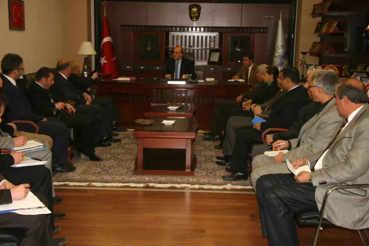 Başkan Selmanoğlu Ekip Ruhuyla Hareket Ederek Şehre Renk Katıyoruz
