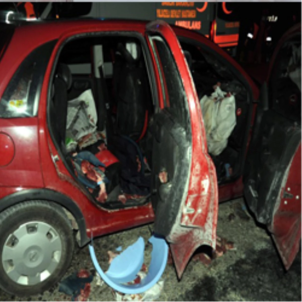 Dha İstanbul- (Özel) Maltepe\'de Trafik Kazası: 1 Ölü, 2 Yaralı