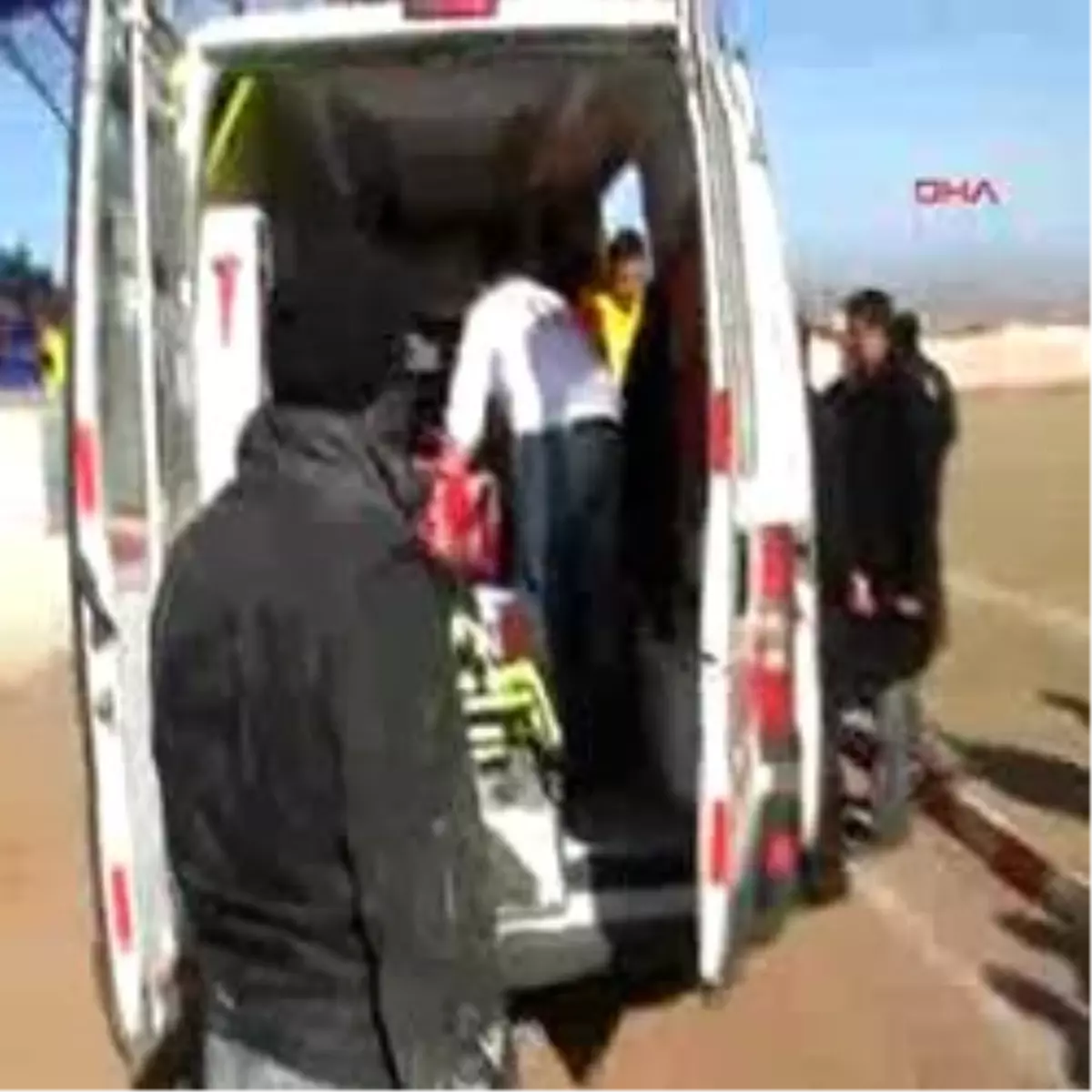 Futbol Maçına Hava Ambulansı Molası