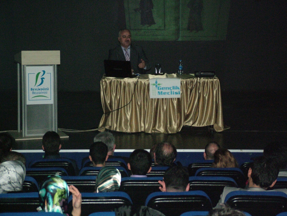Gençlik Meclisi’nden Osmanlı Tarihi Konferansı