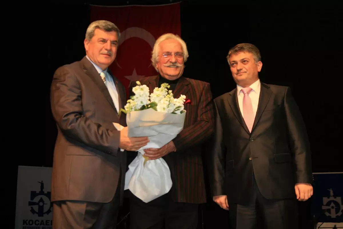 Mehmet Akif Ersoy Anıldı