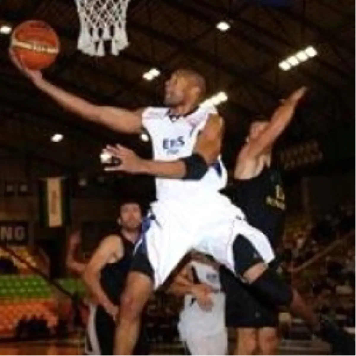 Efes Pilsen: 101 - Oyak Renault: 54