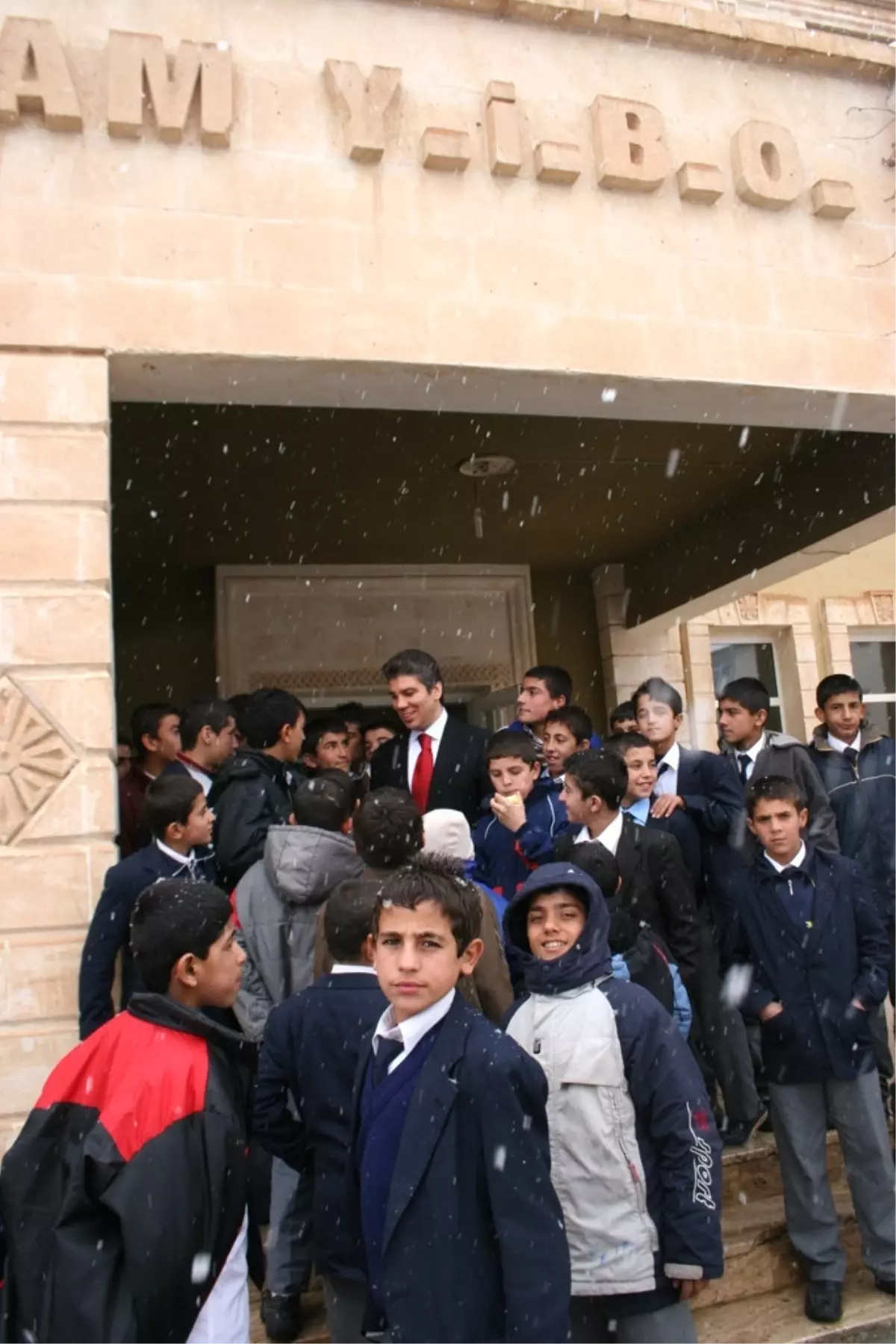 Yüksel Yatılı Bölge Okulunda İncelemelerde Bulundu.