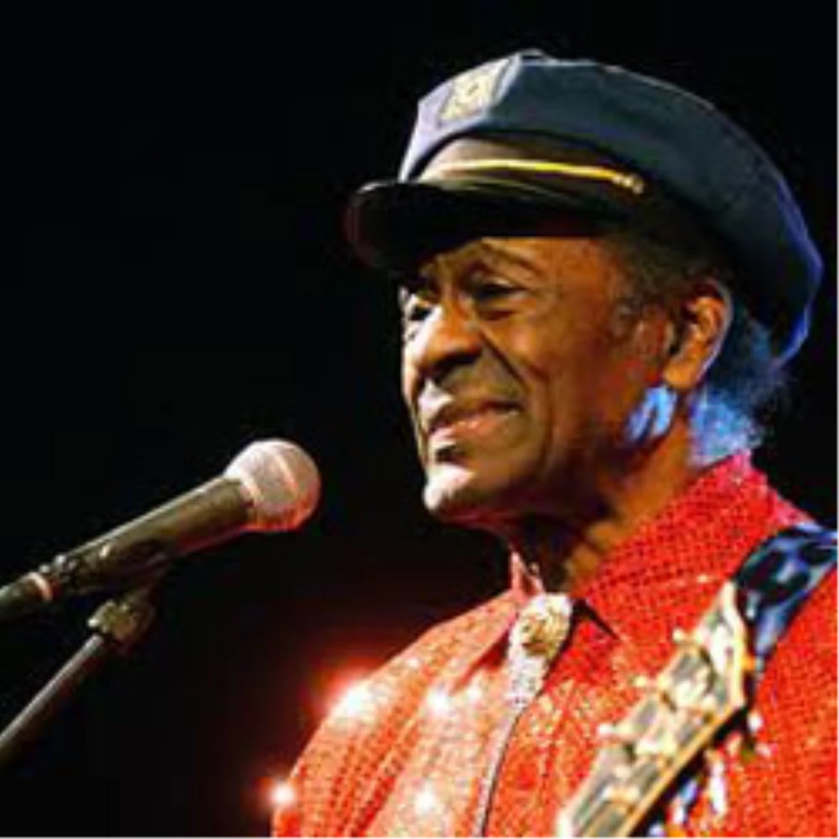 Chuck Berry Sahnede Fenalaştı