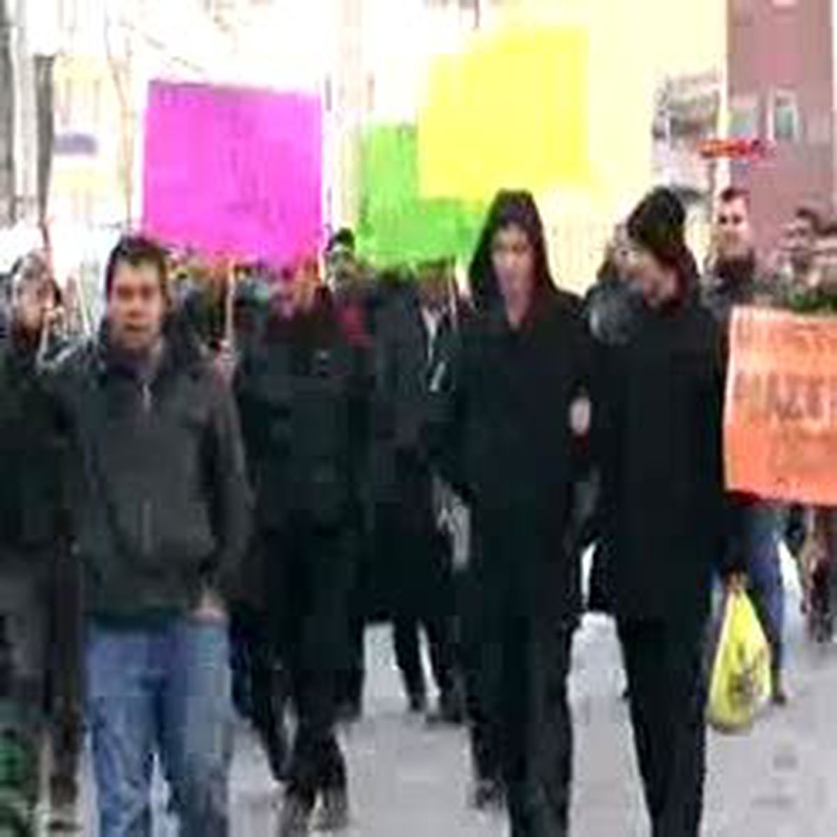 Yerel Gazeteye Yumurtalı Protesto