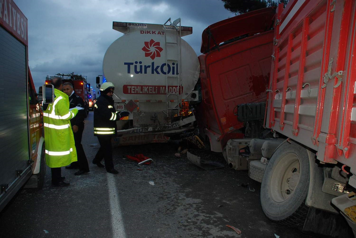 TIR Dehşeti: 3 Ölü