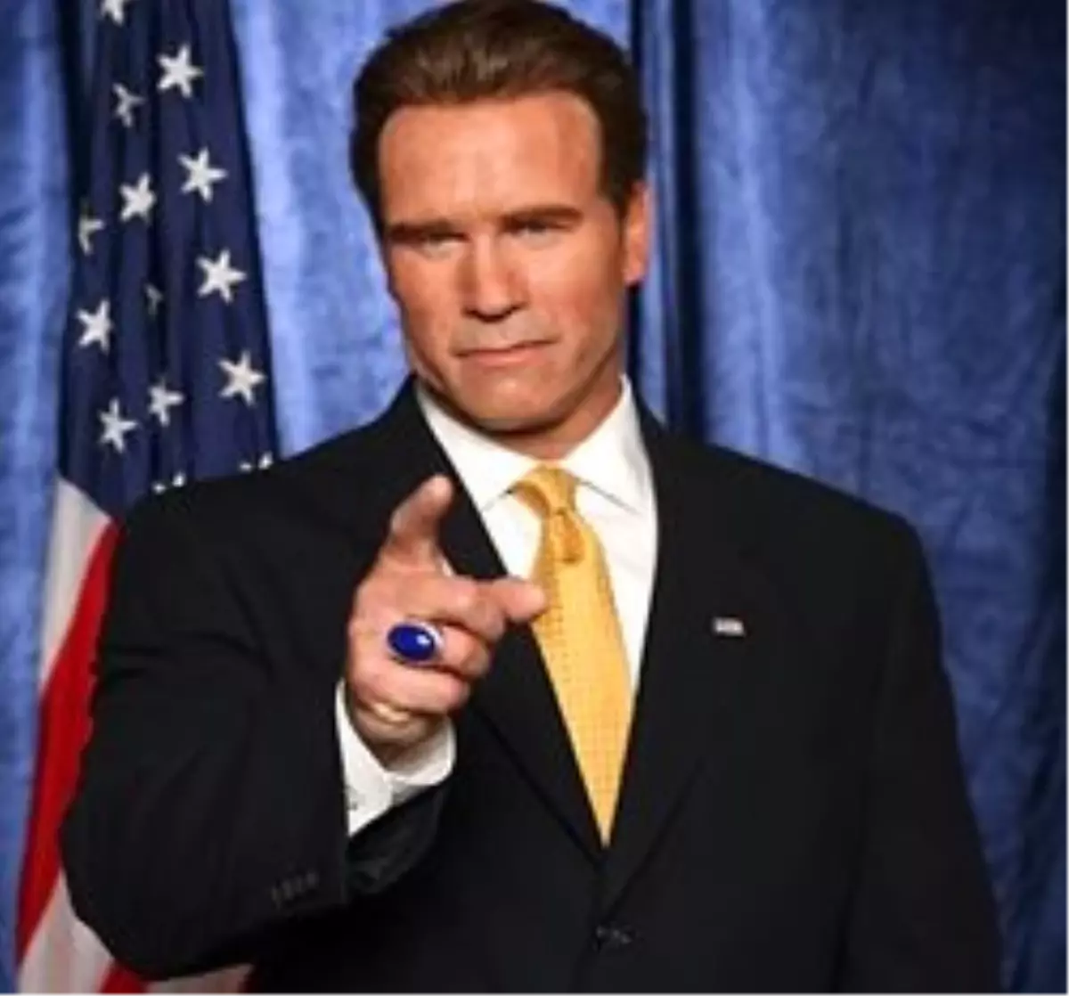 Schwarzenegger Valiliği Devretti
