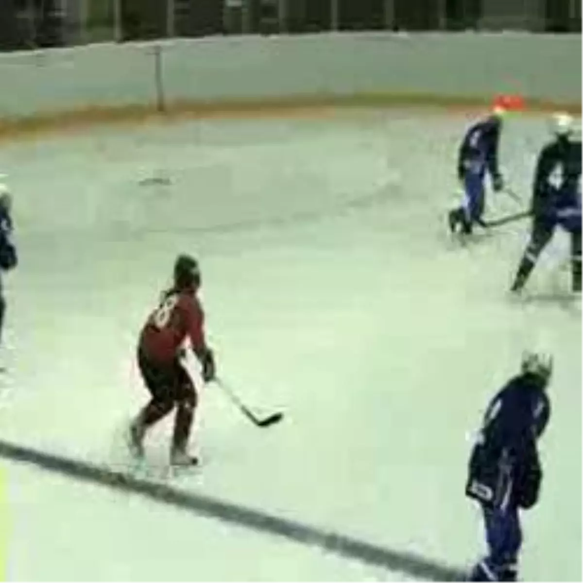 Türkiye, Slovenya\'ya Buz Hokeyinde Dayanamadı