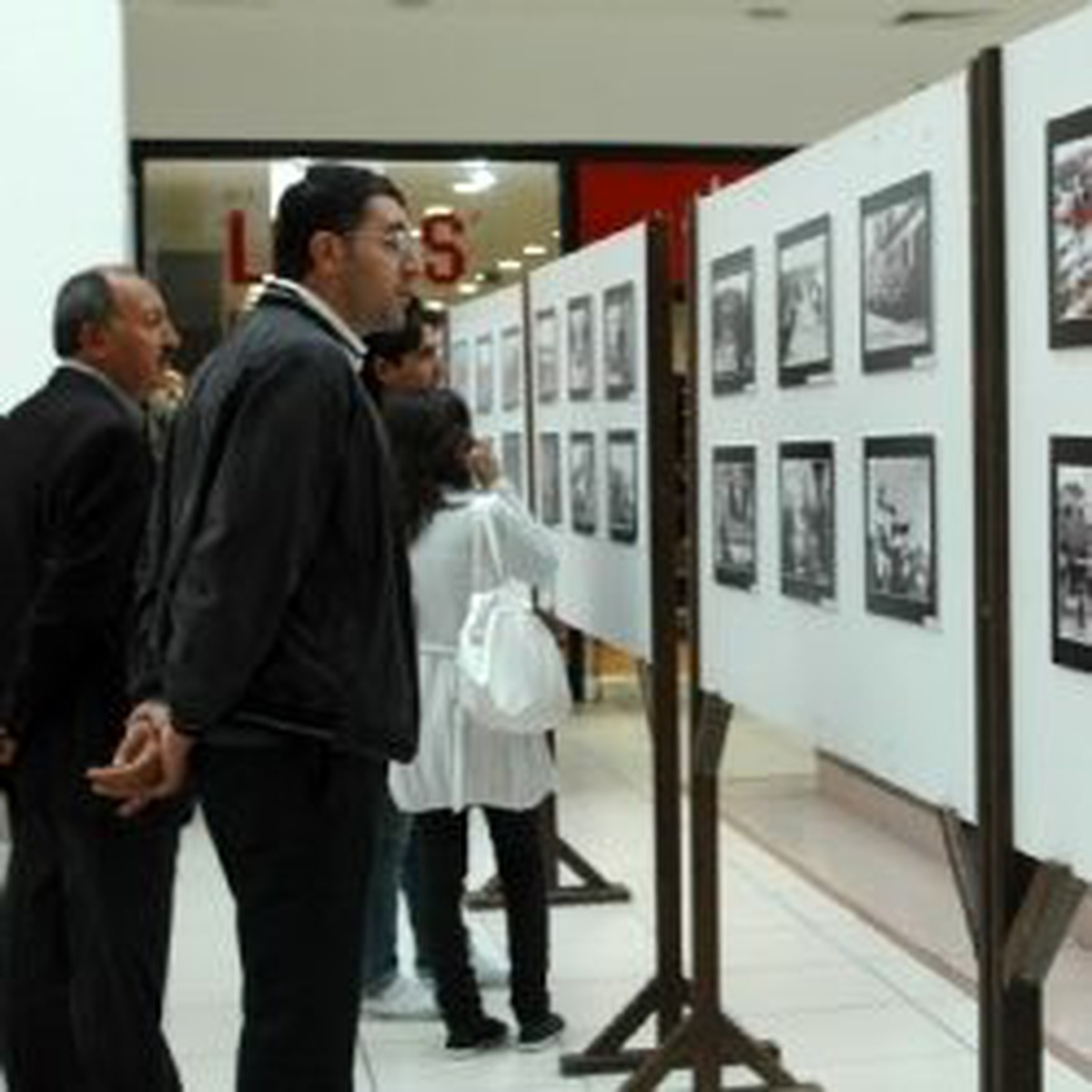 'Hanedan Ve Kamera -Osmanlı Sarayı'ndan Portreler' Sergisi Yarın Açılıyor