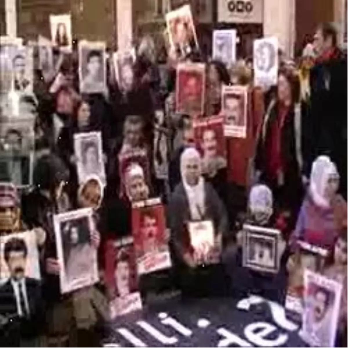 Cumartesi Annelerinden "Hizbullah" Protestosu