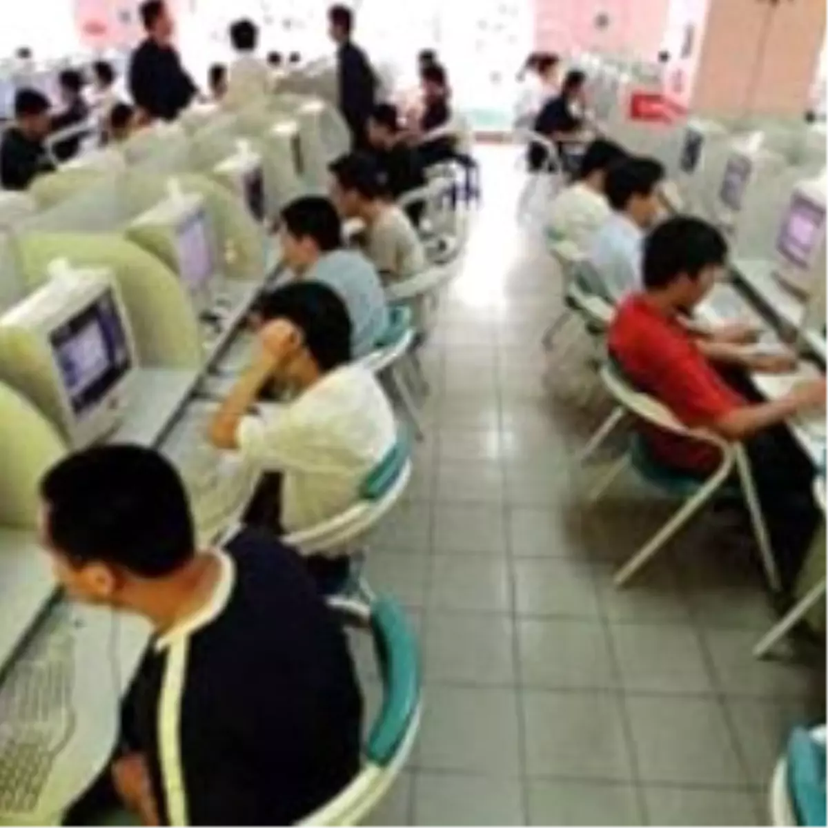 Sevgilisinin Gözü Önünde Kafasına Sıktı