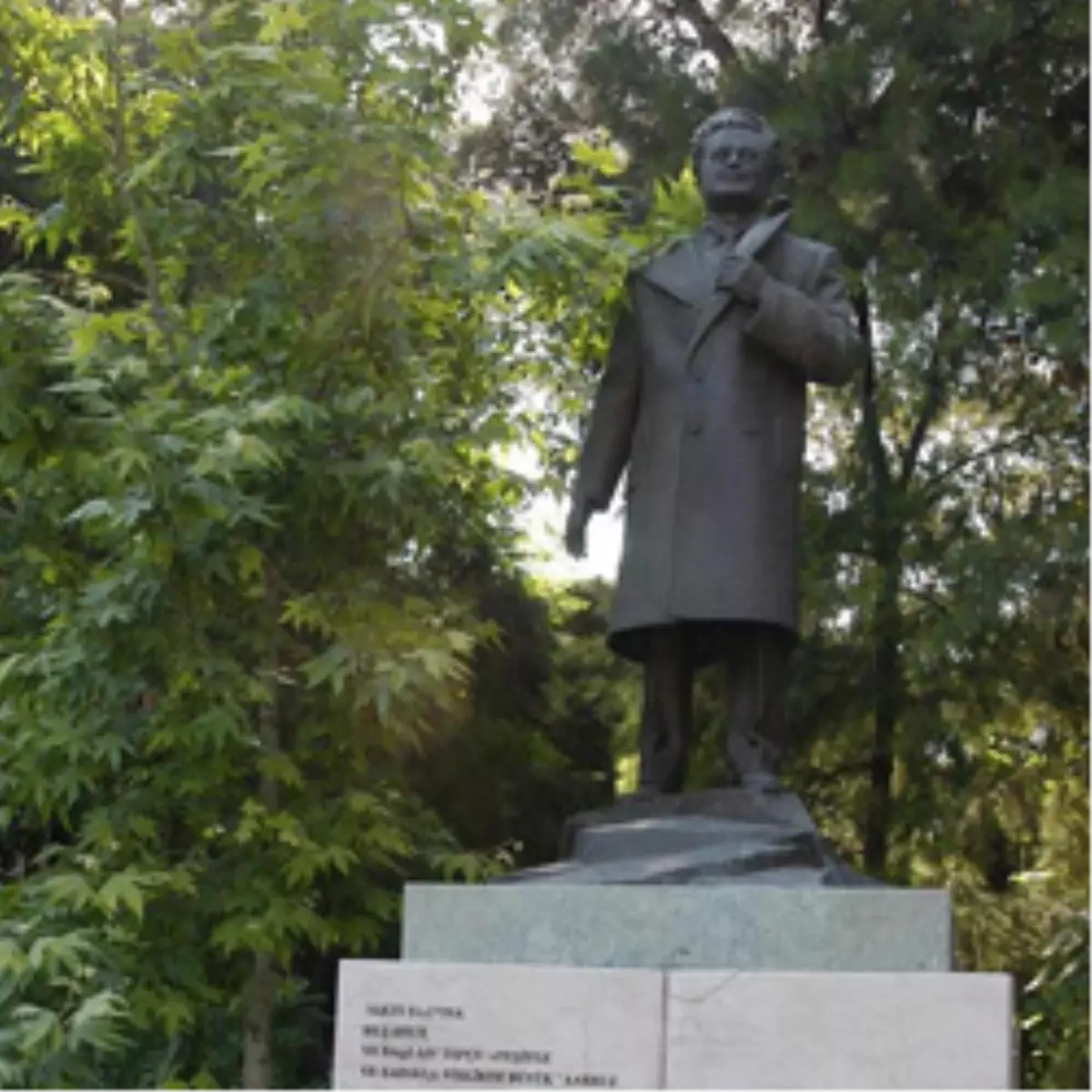 İzmir, Nazım Hikmet’i Anıyor