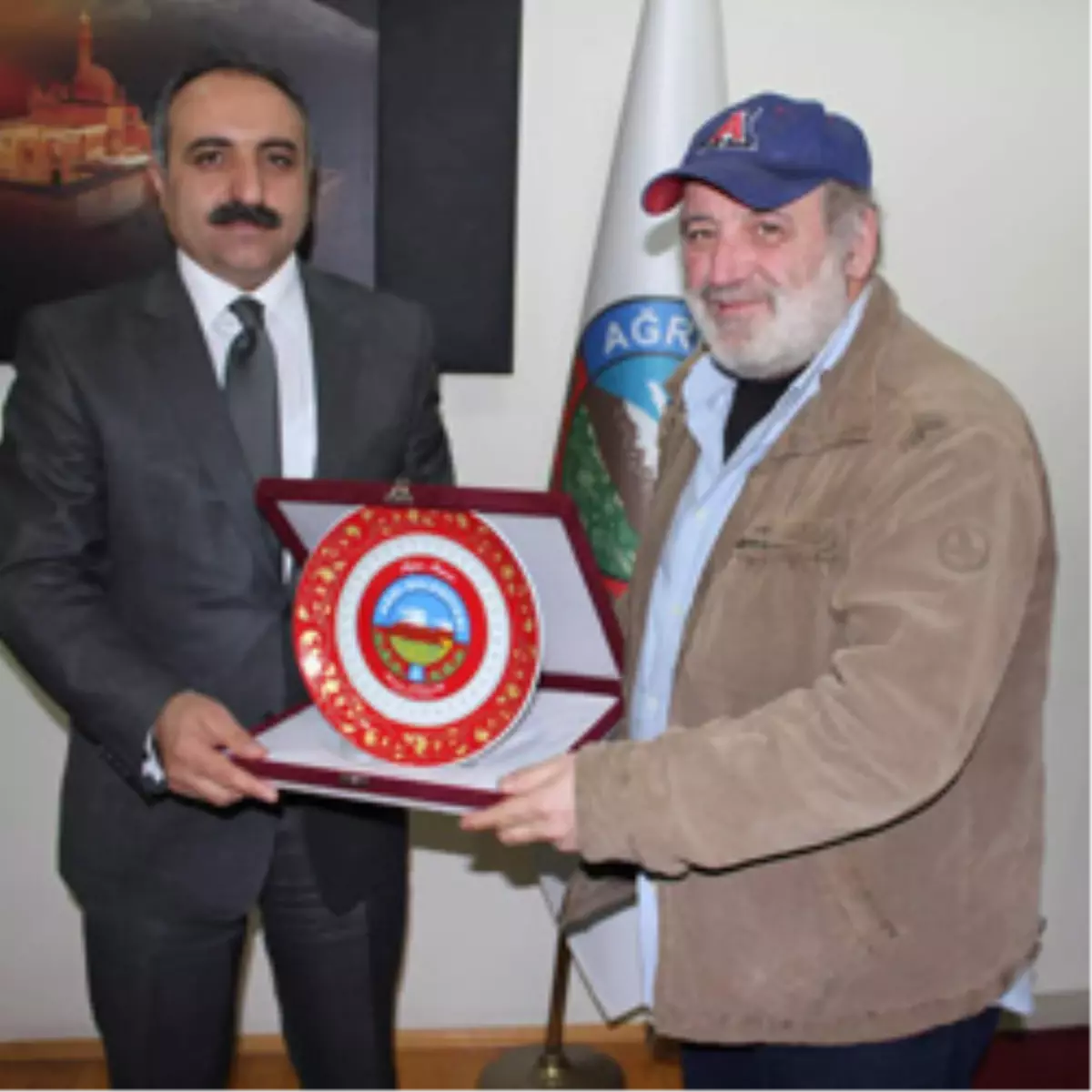 Gazeteci Savaş Ay Başkan Arslanı Ziyaret Etti

