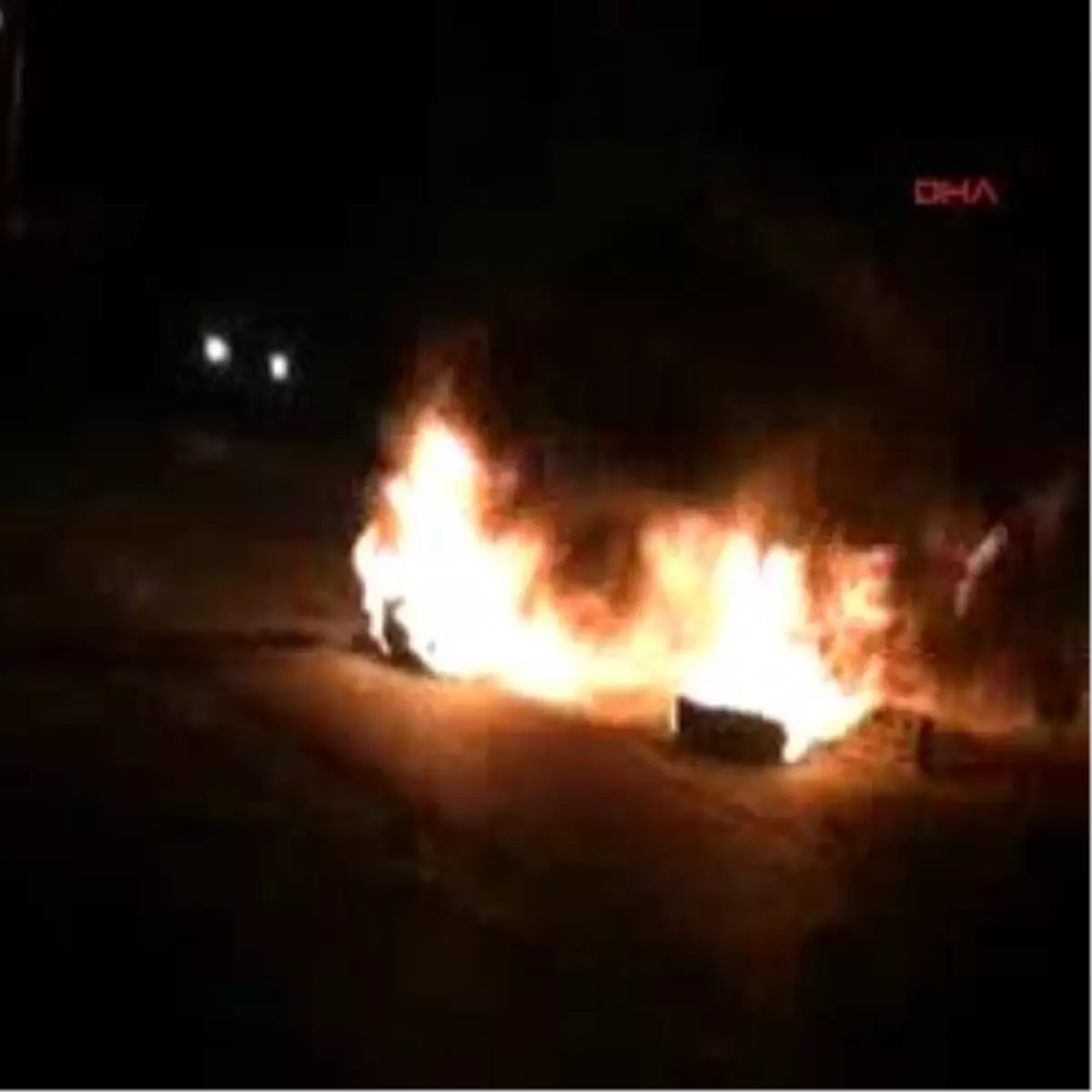 Lastik Yakıp Karayonu Trafiğe Kapattı