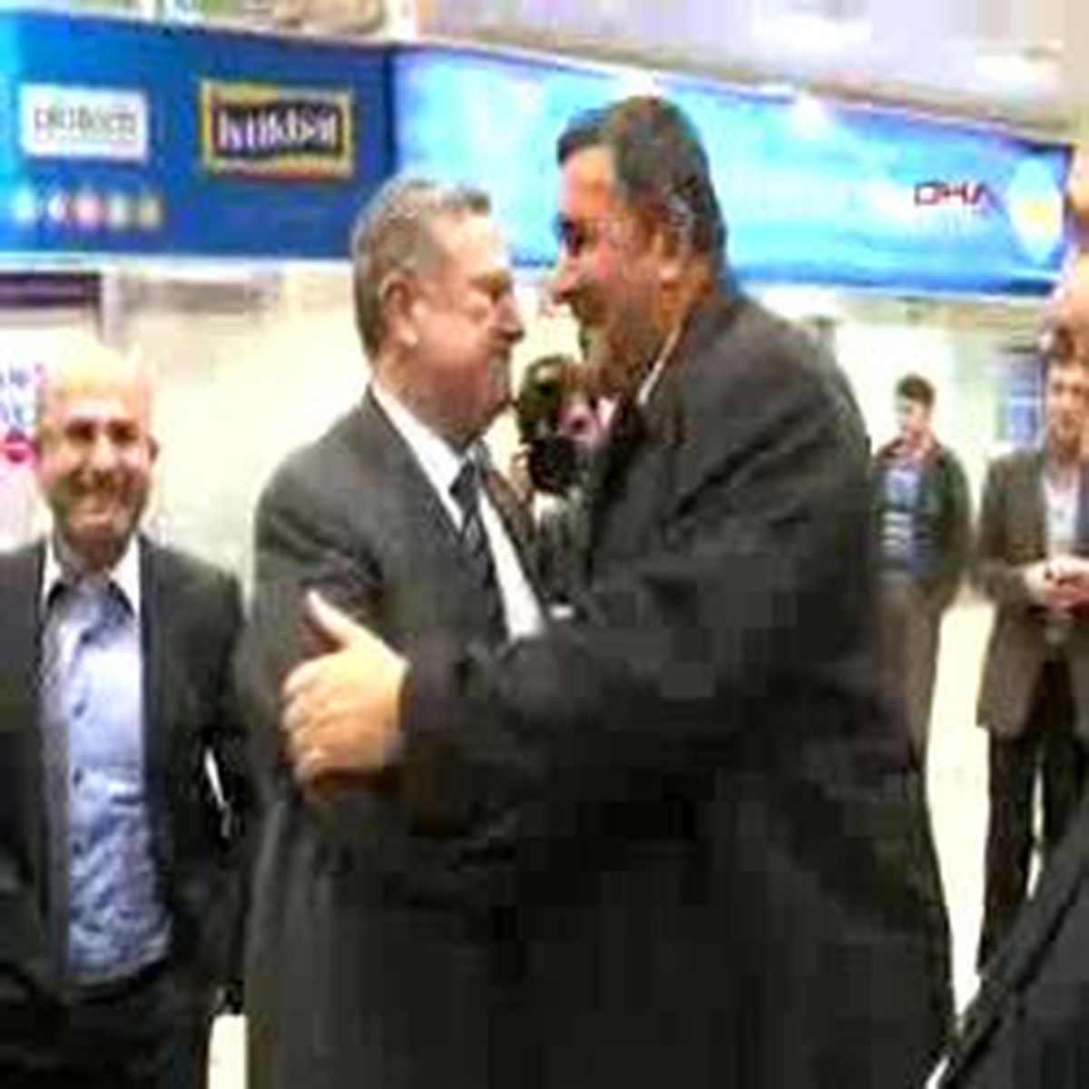 Nebil İlseven Alkışlarla Karşılandı