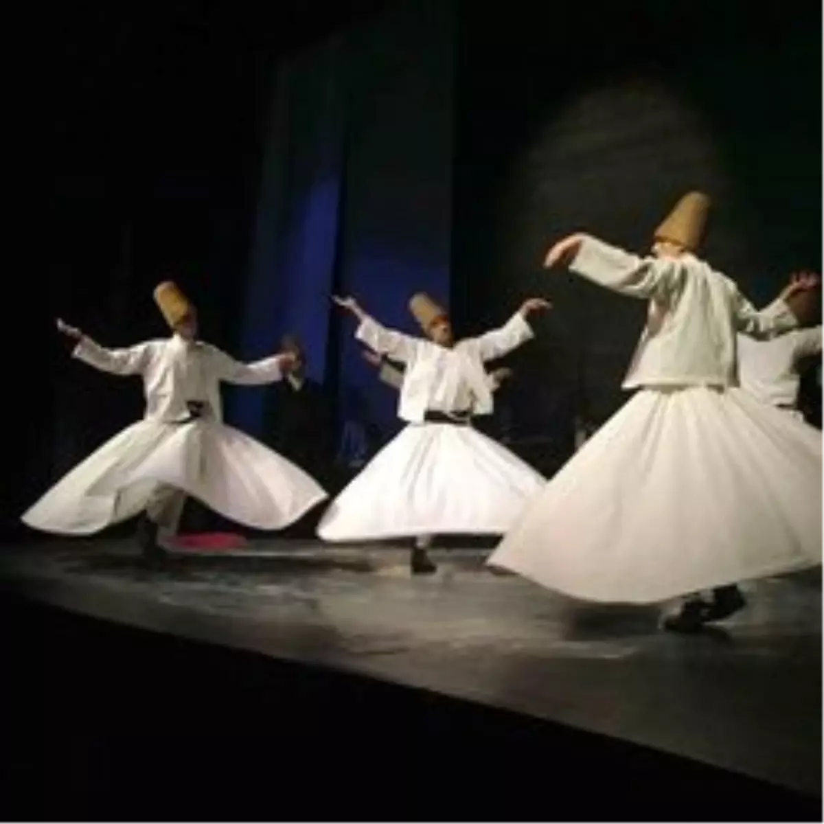 Paris\'te Mevlana\'yı Andılar