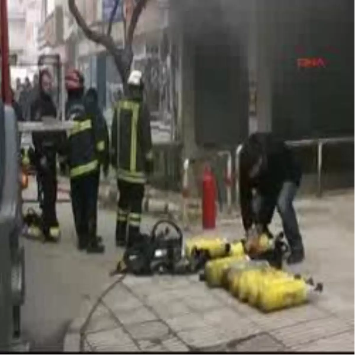 İnegöl\'de Anne, Üç Çocuğunu Alevlerin Arasından Kurtardı