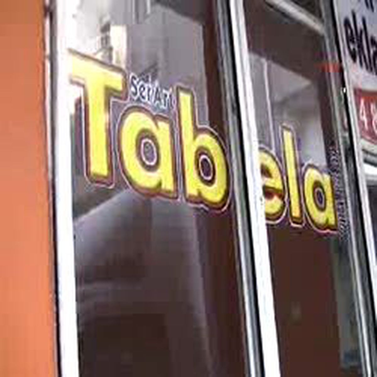 Çift Dilli Yaşam Tabelacılara Kazandırdı