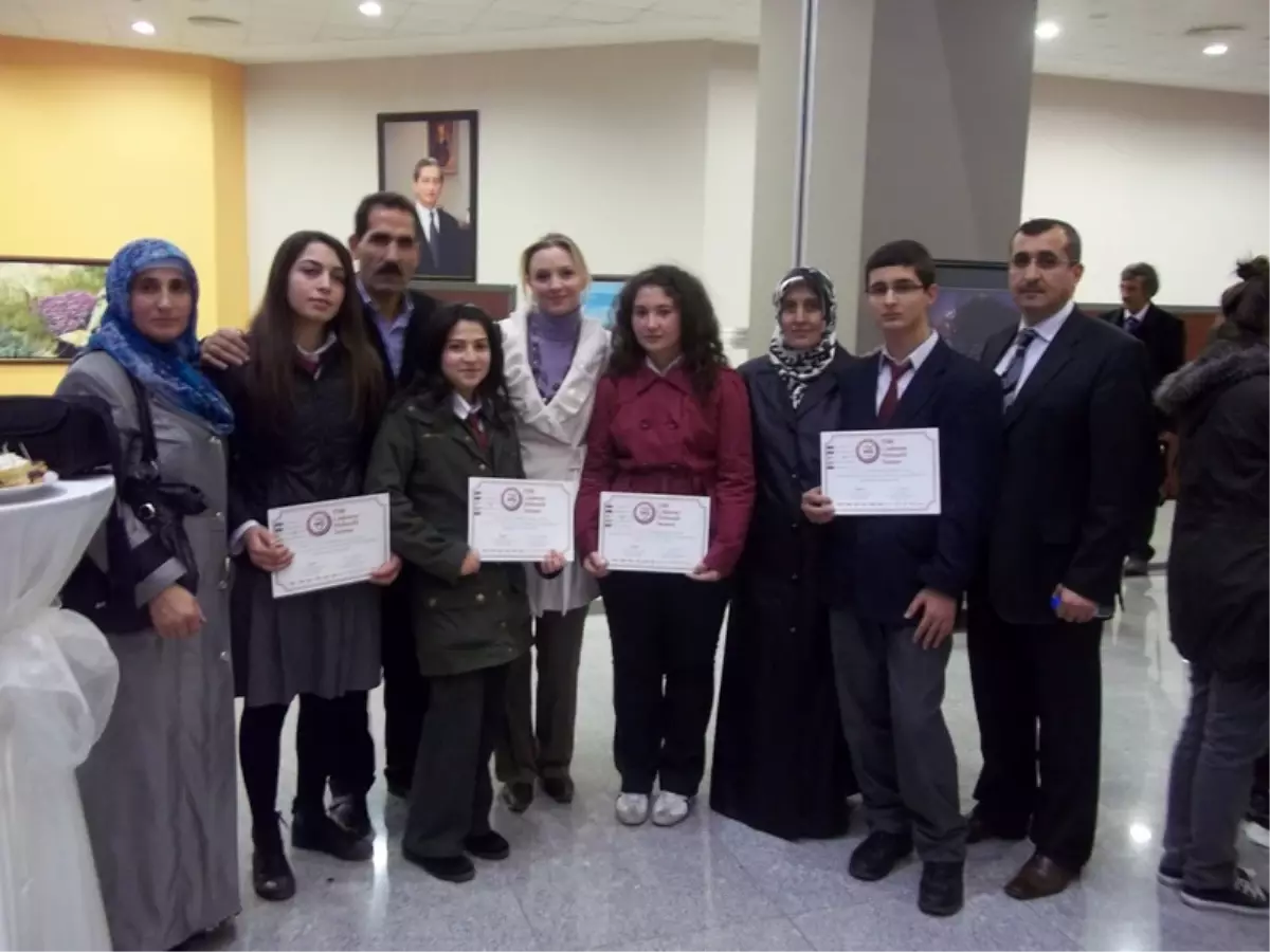 Bu Okul Gelecek Vaad Ediyor.