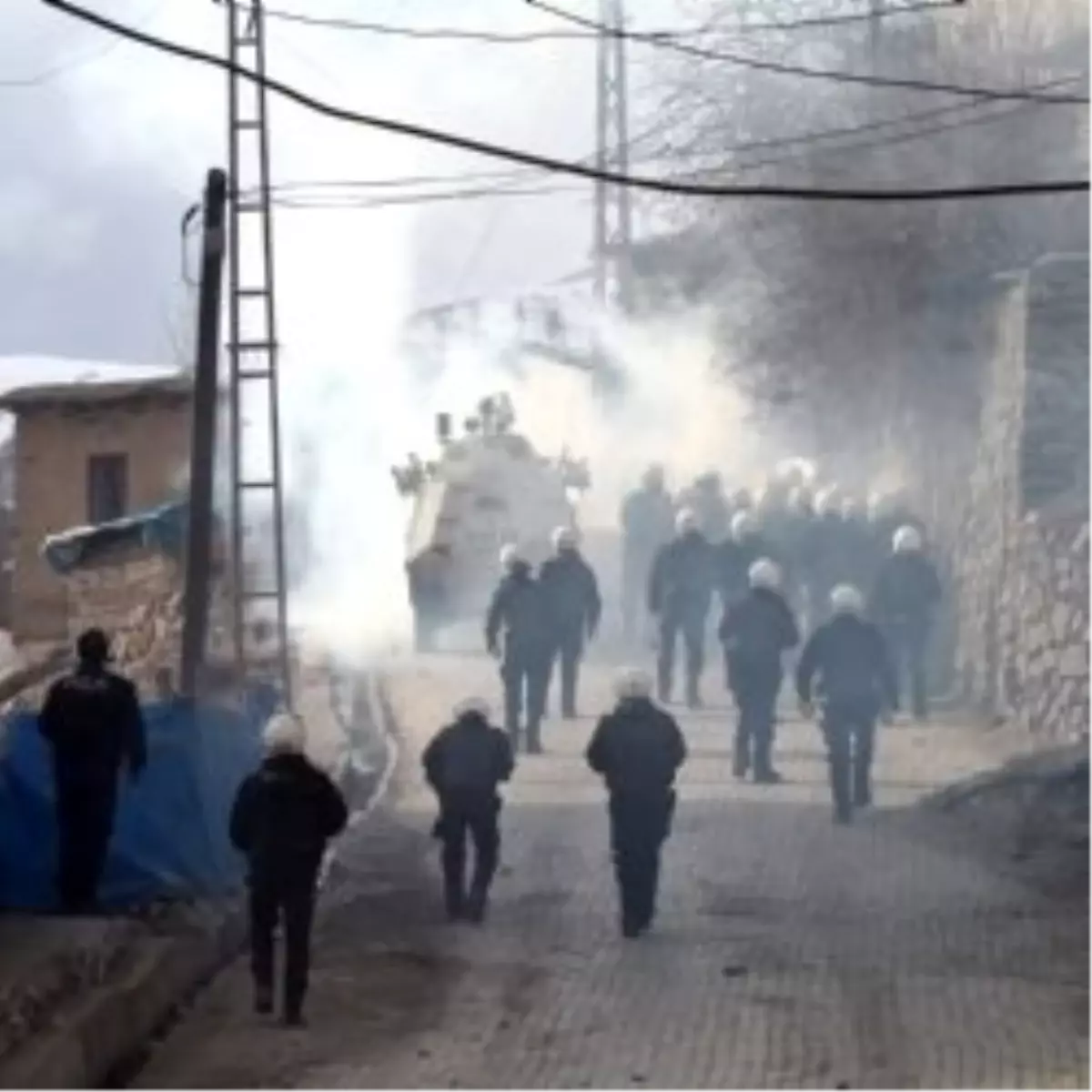 Diyarbakır\'da Gergin Protesto