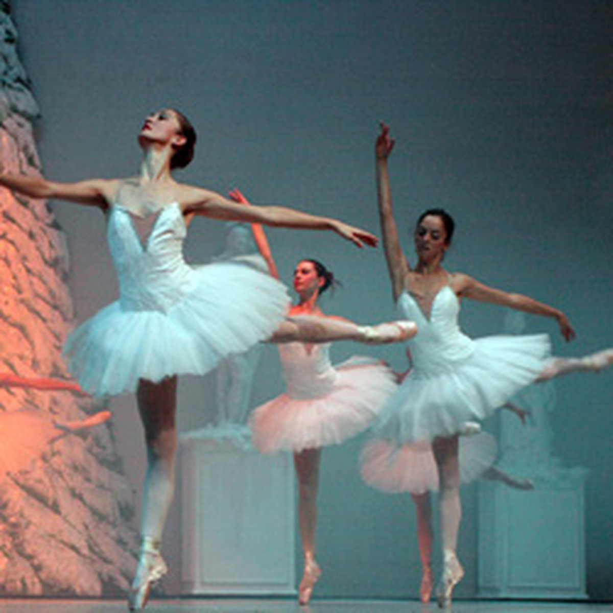 Fındıkkıran Balesi ANTDOB Sahnesinde