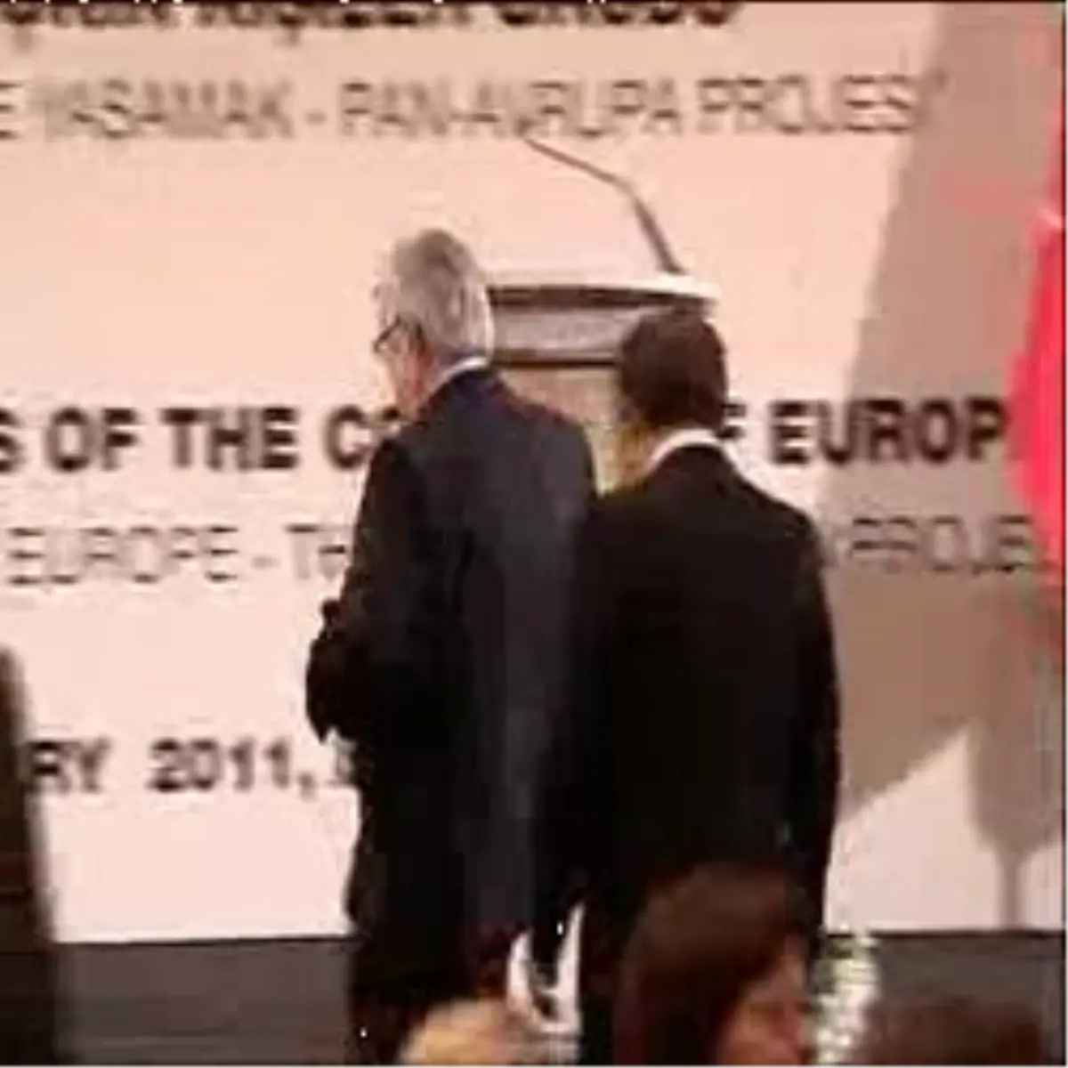 Bakan Davutoğlu: "Türkiye İçindeki Bir Tartışmadır"