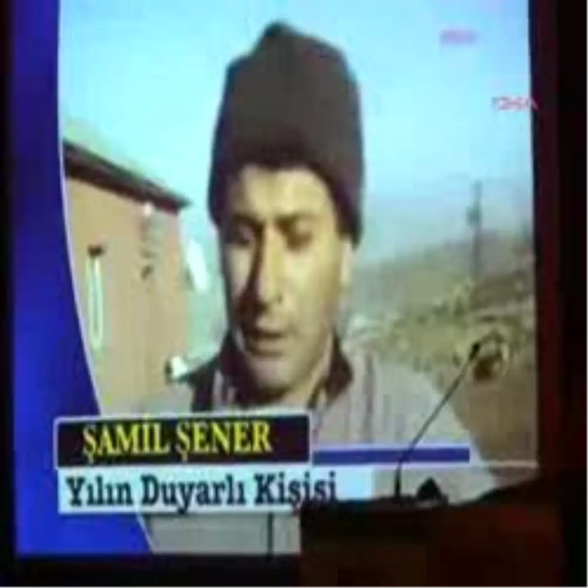 Bakan Eşinden Örnek Köylüye Kürtçe Övgü