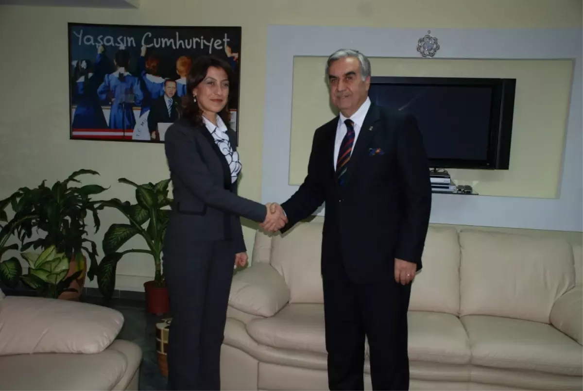 Kadın Kolları İl Başkanı Nesrin Ulema İstifa Etti