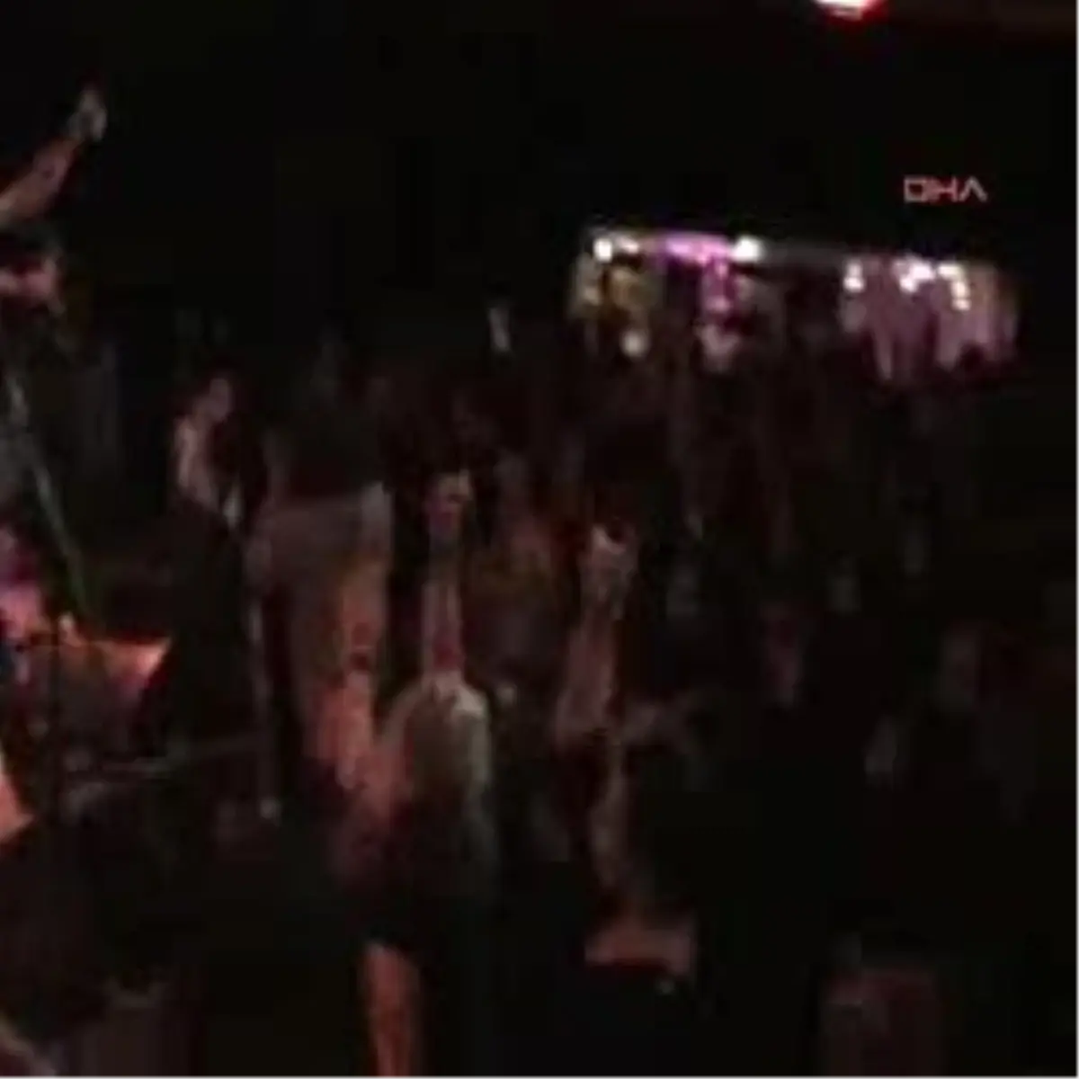 Almanya\'da İlk Kez Konser Veren Marsis, Rock Müzik Severlerden Büyük Alkış Aldı